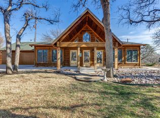 424 Inwood Rd, Azle, TX 76020