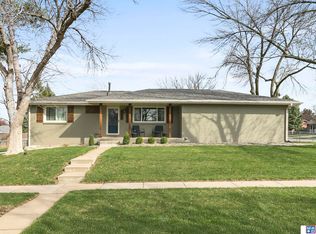 3310 S 54th St, Lincoln, NE 68506