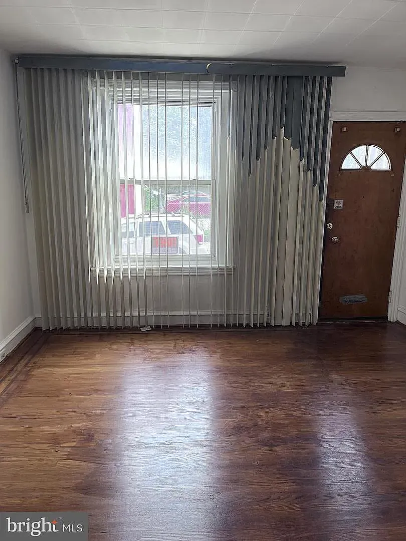 2 bed, 950 sqft, $1,400 — Photo 2