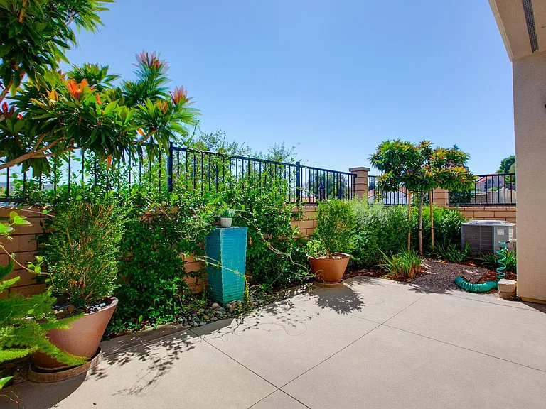 5605 Estrella Way — Photo 35