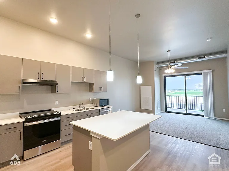 University Hills Village — Photo 156