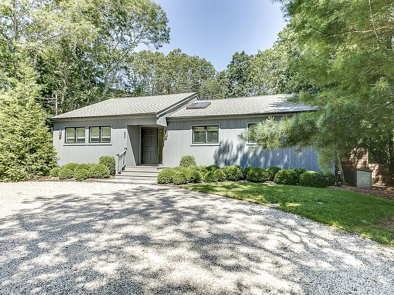23 Wooded Oak Ln — Photo 2