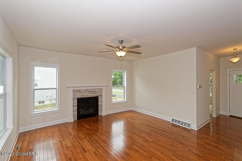 3rd image of 20 Preserve Way