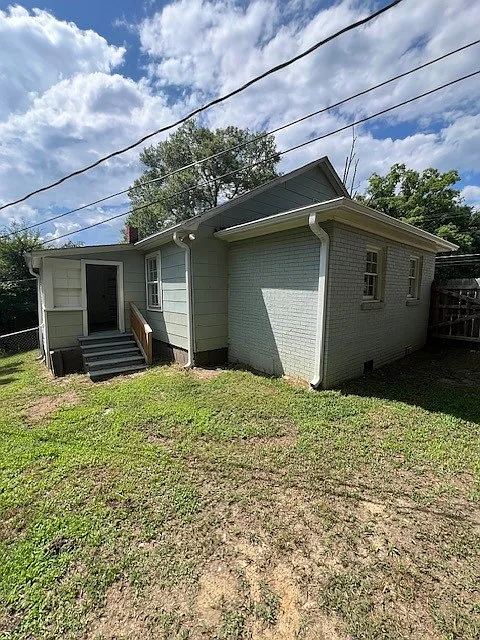 2 bed, 1016 sqft, $1,100 — Photo 2