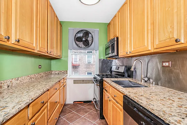 Sold by REMAX Distinguished Homes | media 7