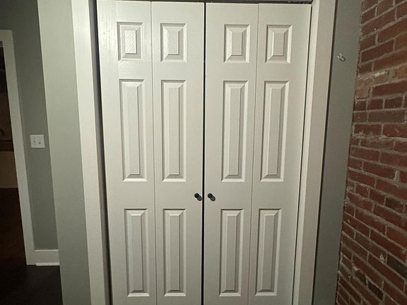 4th image of 811 Broadway St #101