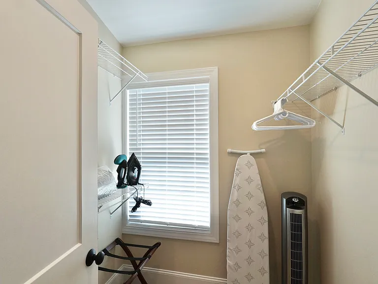 215 Boiling Springs Rd #B — Photo 5