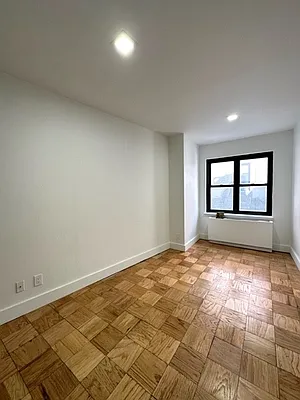 Rented by Mossanen Group | media 12