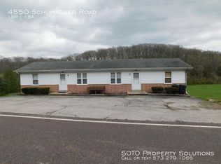 4550 Schumacher Rd, High Ridge, MO 63049