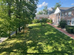208 Park St APT 22, New Canaan, CT 06840