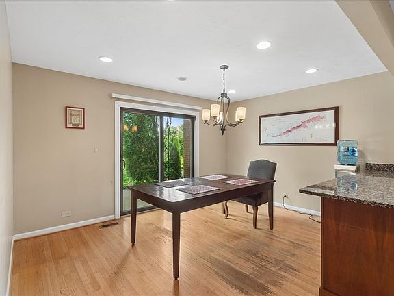 4th image of 90 Boardwalk Pl