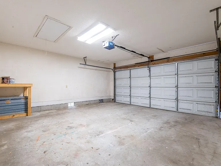 1561 Glen Erin Dr — Photo 26