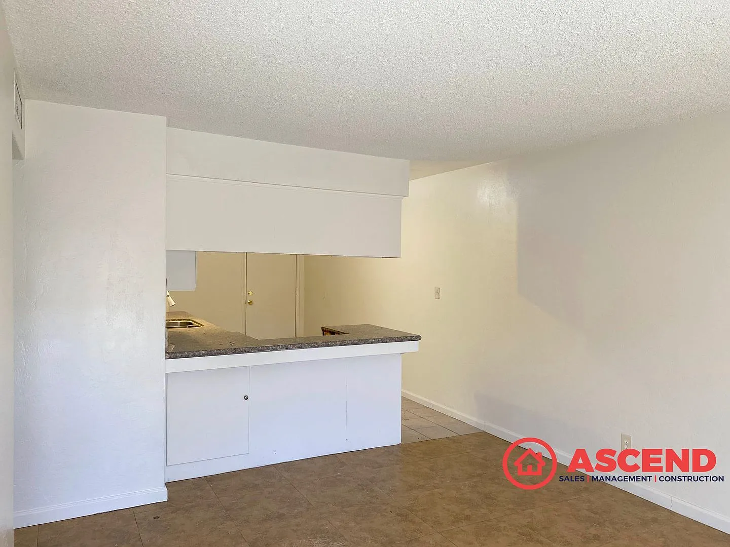 1012 Quincy Street — Photo 2