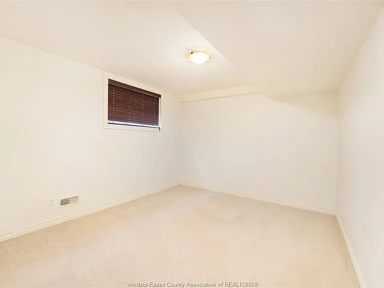 1924 Northway Ave — Photo 19