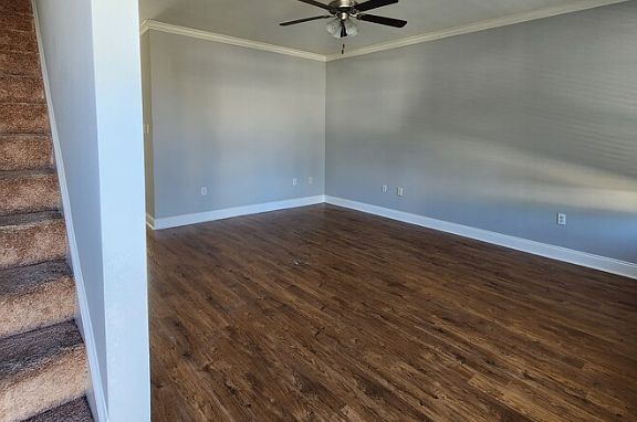 3rd image of 149 Aspen Sq #1-6