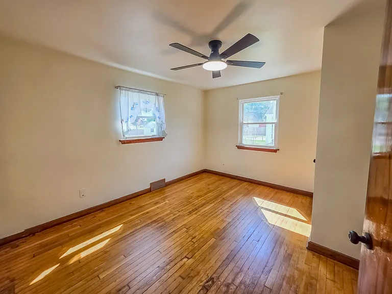1323 Lincoln Way — Photo 18