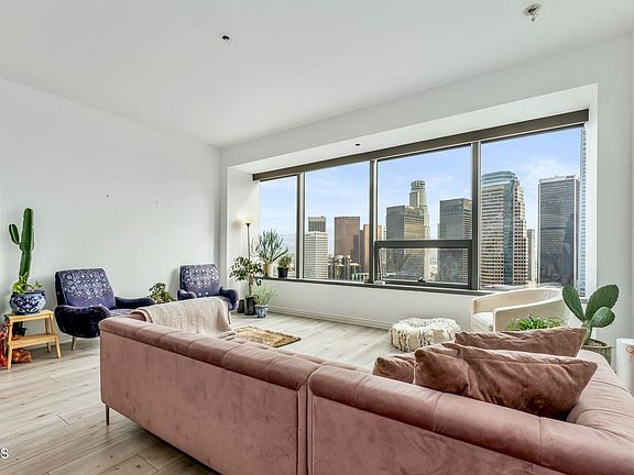 2nd image of 1100 Wilshire Blvd APT 3008