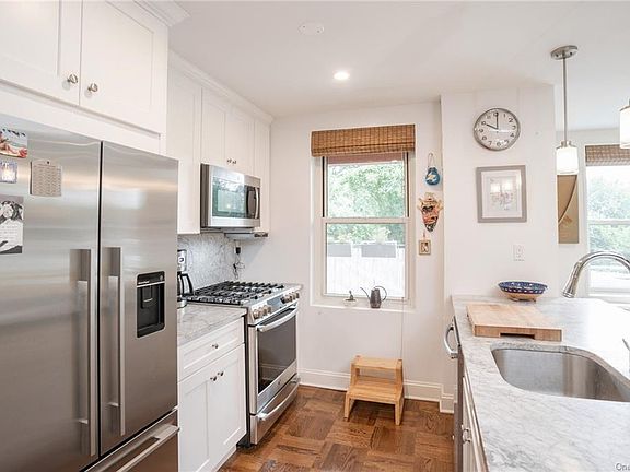 2nd image of 555 Broadway APT 1B