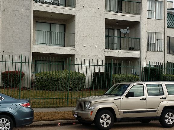 4th image of 2814 S Bartell Dr APT 4