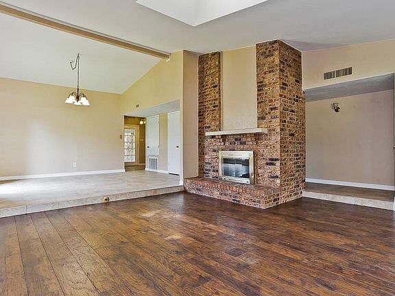 4th image of 659 Priscilla Ln