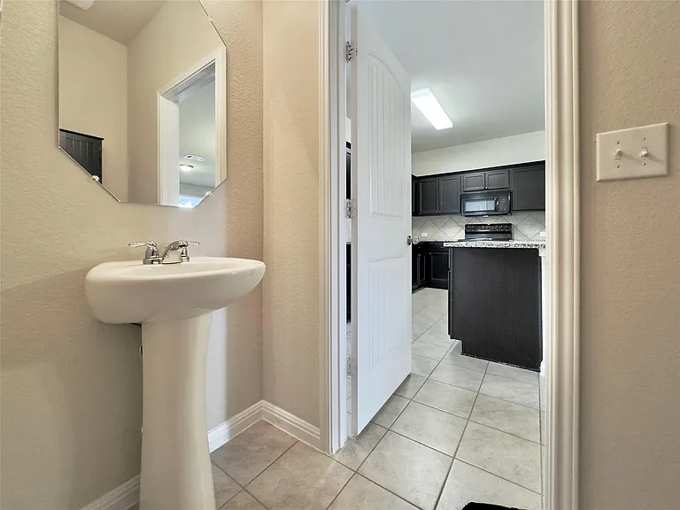 713 Katmai Cir — Photo 18