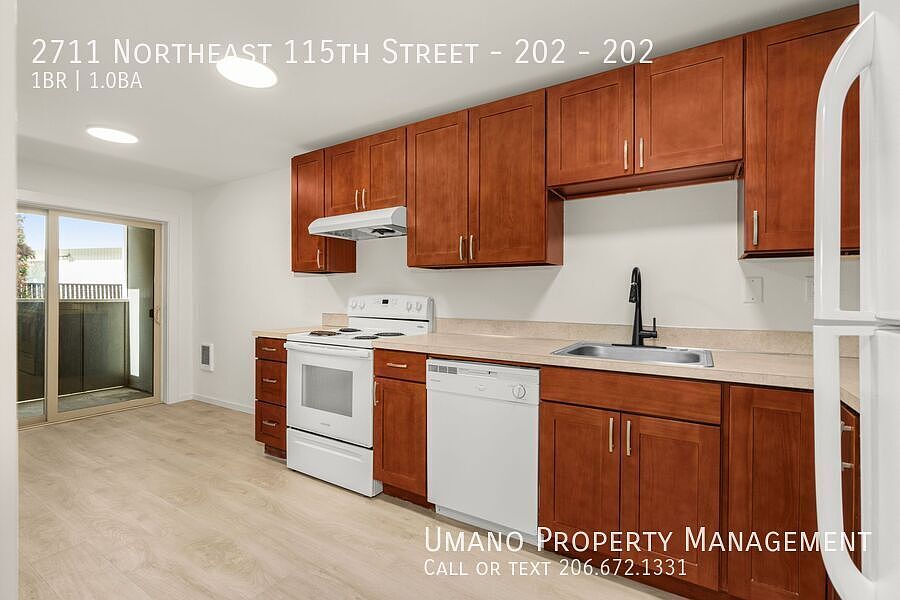 1st image of 2711 NE 115th St APT 202