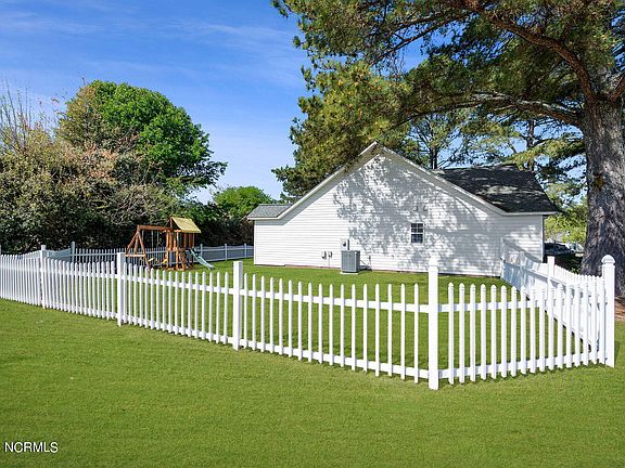 2nd image of 2801 Rockport Drive
