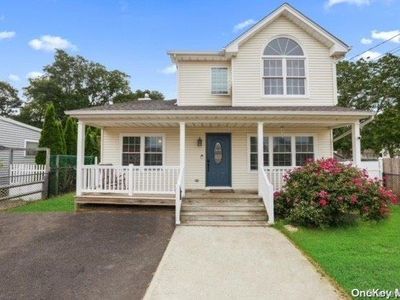 29 Edgewater Drive, Mastic Beach, NY, 11951