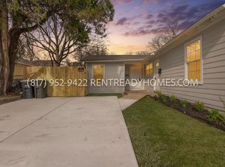 1005 E Davis Ave, Fort Worth, TX 76104