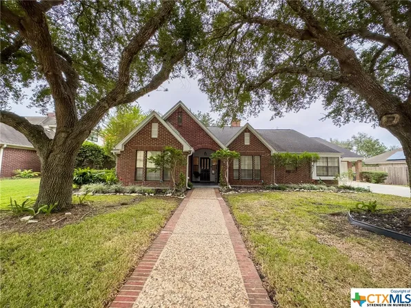 103 Masters Ct, Victoria, TX 77904