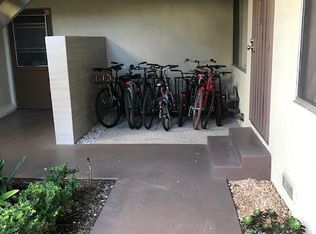 1640 Brockton Ave #9, Los Angeles, CA 90025
