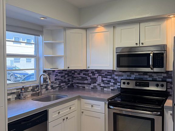 4th image of 1643 Wiley St APT 4