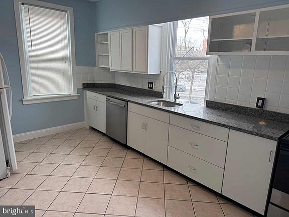 4th image of 4073 Ford Rd