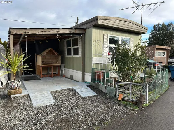 19798 Highway 99e NE Space 22, Hubbard, OR 97032