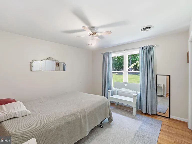 15336 Baileys Ln — Photo 22