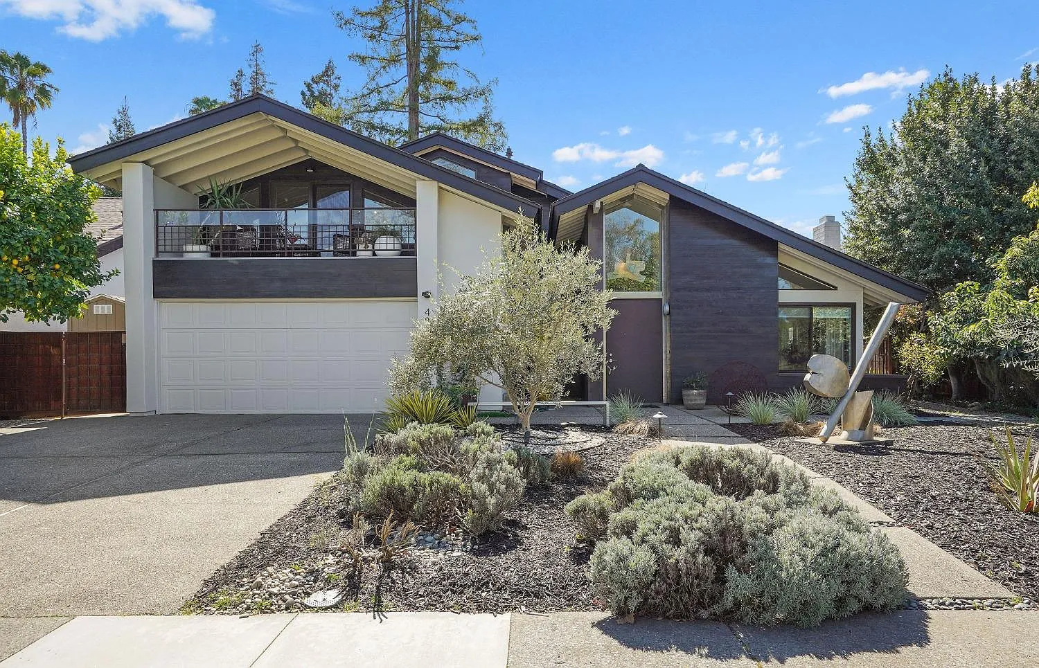 4848 Thor Way photo 1