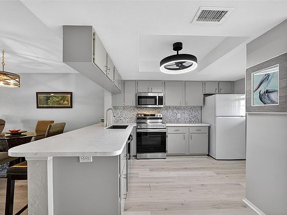5th image of 3310 LOVELAND BOULEVARD #405