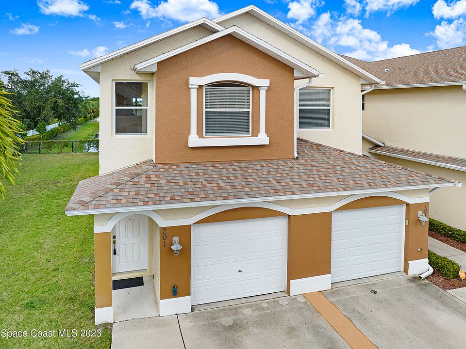 1st image of 1060 Venetian Dr #201