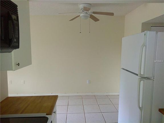 5th image of 209 NE Lincoln Cir N APT 207