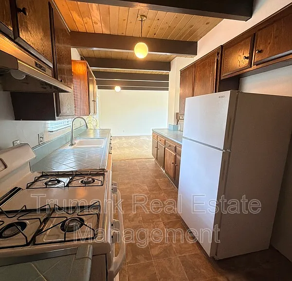 3941 Clayton Ave — Photo 10