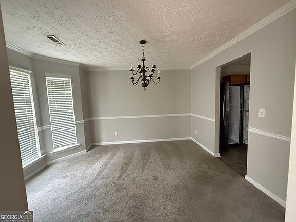 2nd image of 743 Mesa Rd