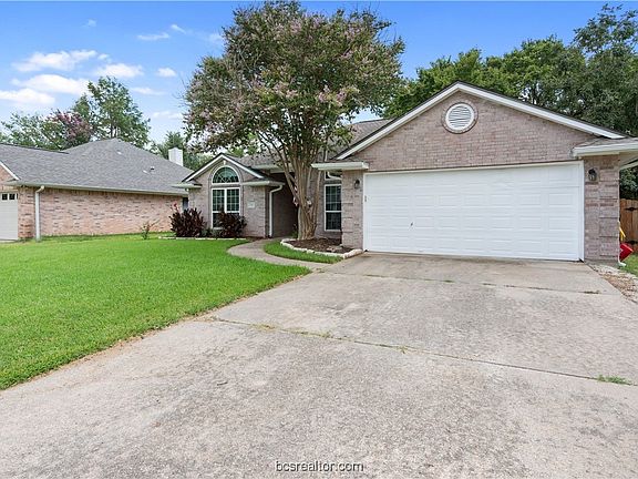 3rd image of 1710 Starling Dr