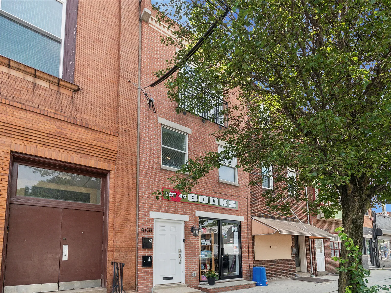 2 bed, 1.5 bath, 1320 sqft, $2,450 — Photo 1