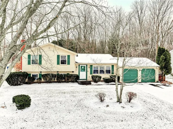 947 Copperkettle Rd, Webster, NY 14580