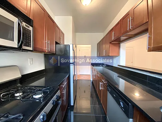 Rented by Sovereign Associates | media 7