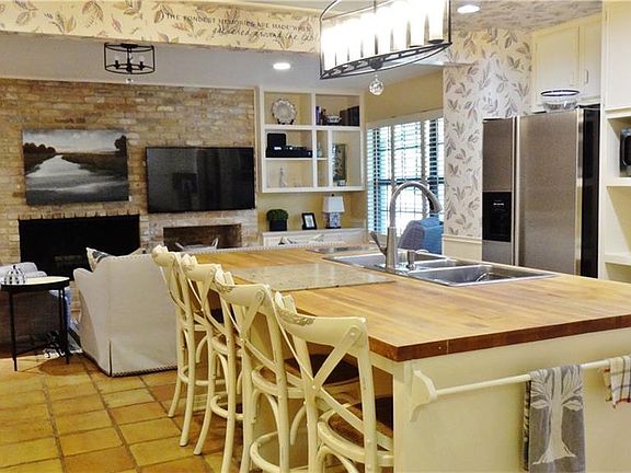 3rd image of 10708 Spicewood Club Dr