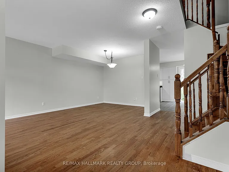 146 College Cir — Photo 9