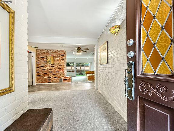 5th image of 364 Alpine St