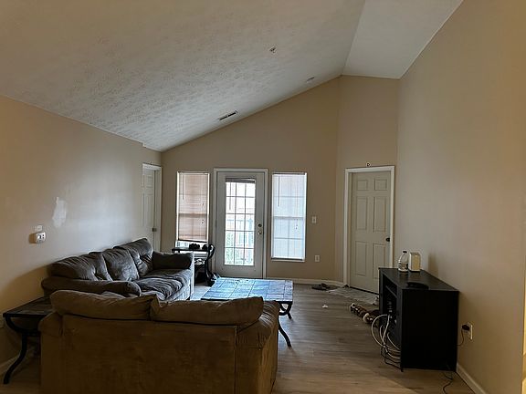 4th image of 1905 N Lincoln Ave