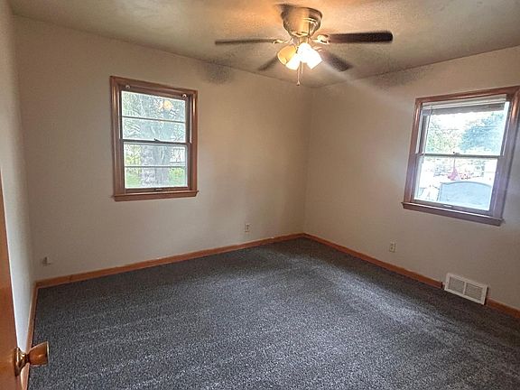 4th image of 1810 N Platte Ave